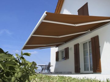Store banne installé par LE STORISTE sur les hauteurs de Nice pour la protection du soleil et de la chaleur
